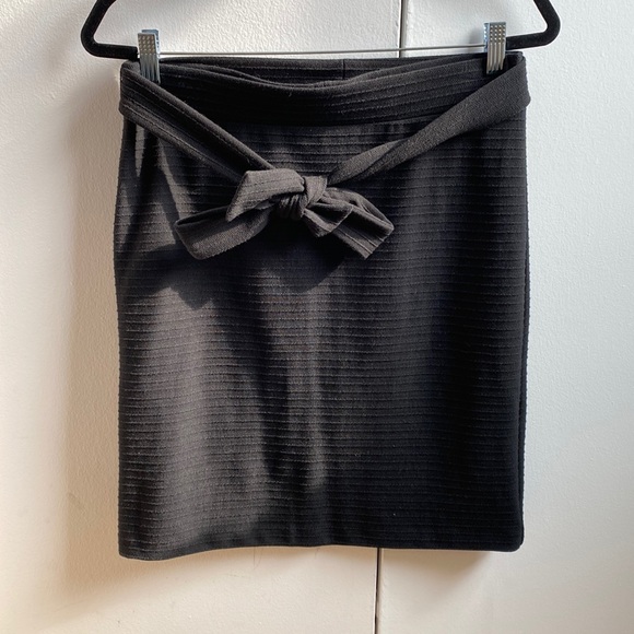 Loft black stretchy pencil skirt medium petite - Picture 1 of 7